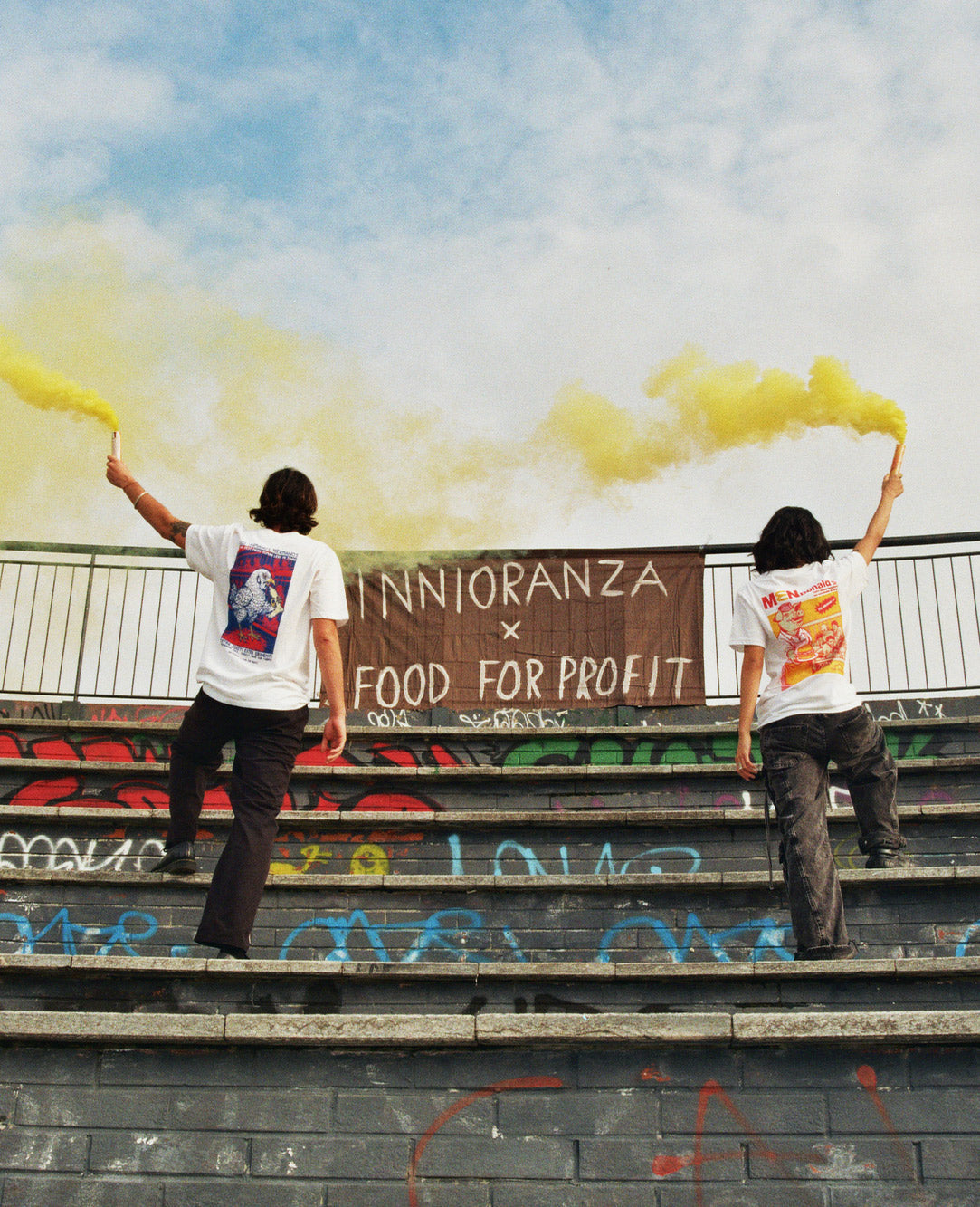 LOS HUMANOS HERMANOS (FOOD FOR PROFIT)T-shirt streetwear ironica in cotone” image 8